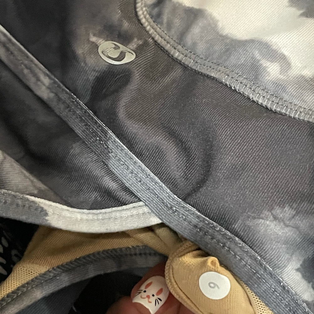 Lululemon top